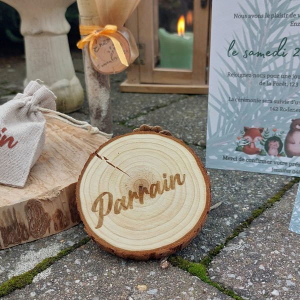 Marque-place, rondin de bois gravé