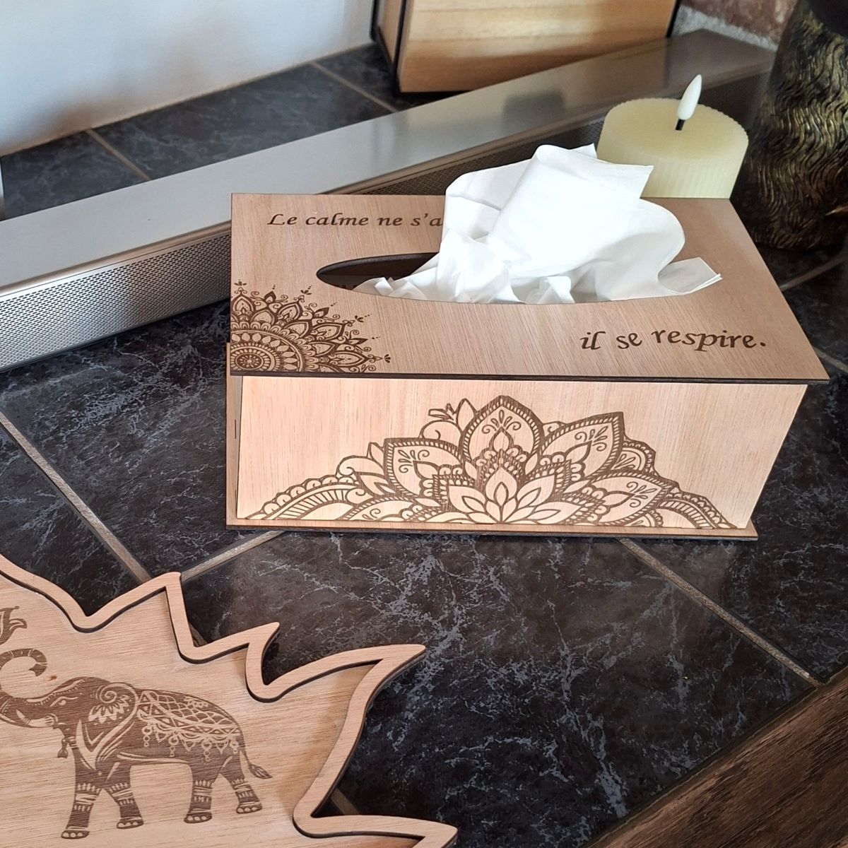Boîte à mouchoirs en bois personnalisée